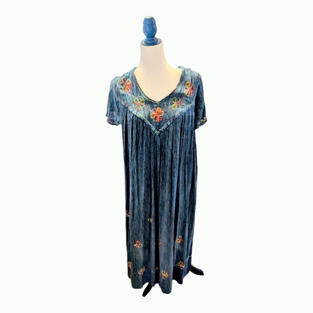 Shoreline Blue Crinkle Material With Embroidery Dress.  One Size Plus EUC